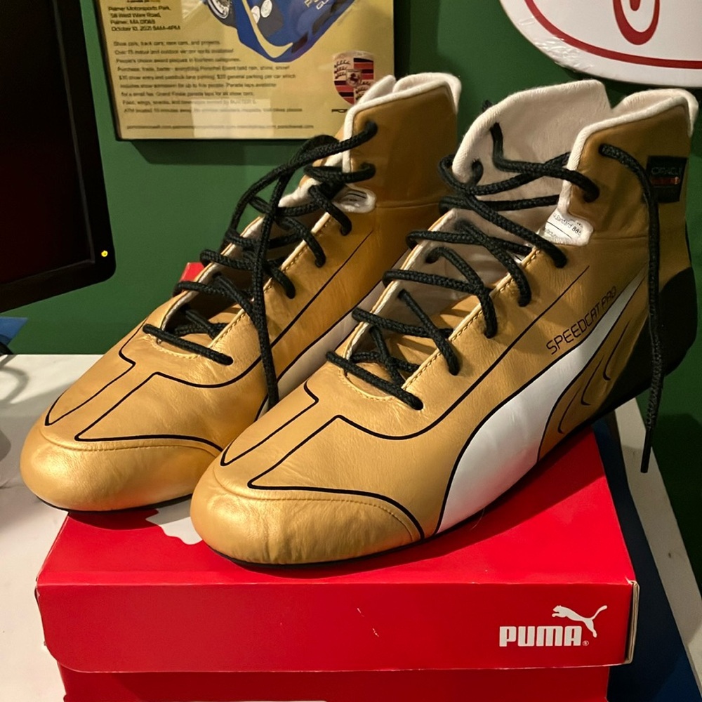 Max Verstappen 2023 F1 Driving shoe - PUMA Speedcat PRO w/ Ltd autographed card